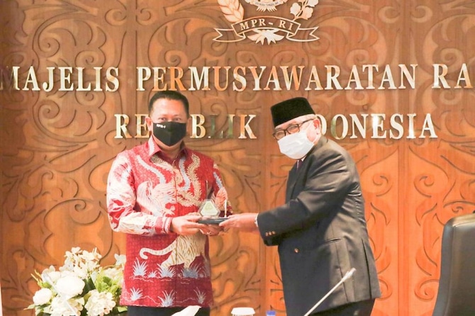 mpr ri - Image