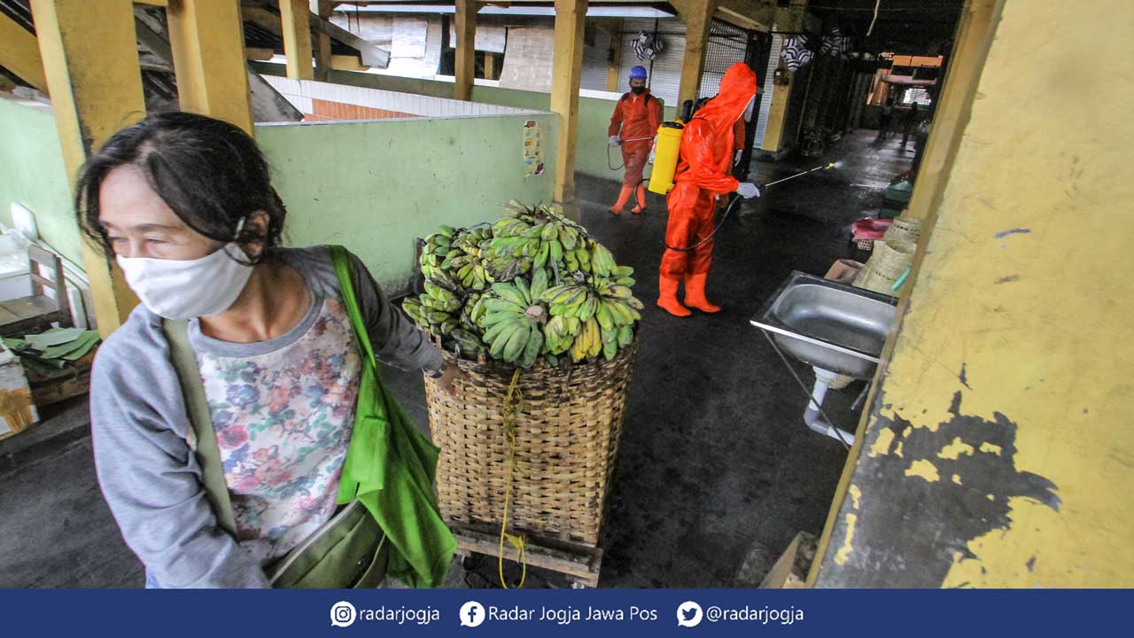 lustrasi Pasar ( ELANG KHARISMA DEWANGGA/RADAR JOGJA) - Image