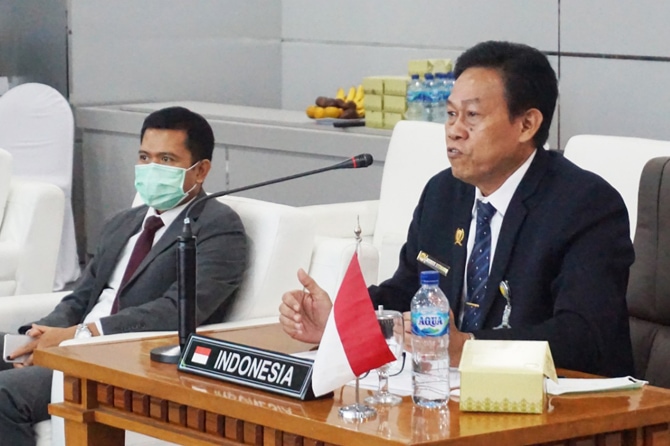 Sekretaris Jenderal, Kementan, Momon Rusmono, dalam pertemuan ke-42 Menteri Pertanian dan Kehutanan ASEAN (AMAF) di Jakarta, Rabu (21/10). - Image