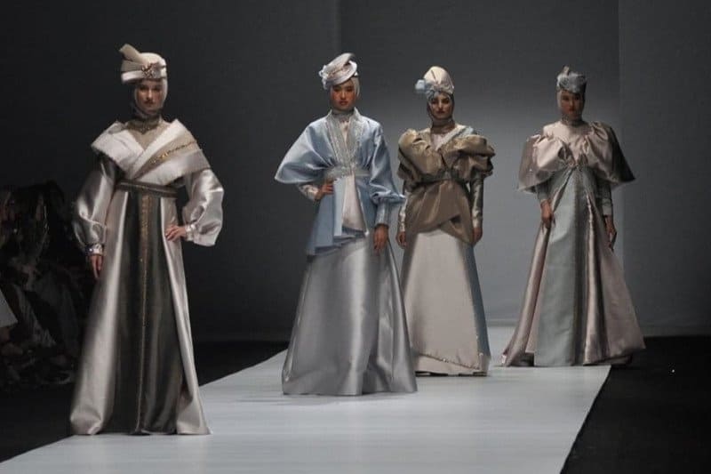 ILUSTRASI. 10 desainer dan 4 brand aksesori siap unjuk gigi dalam fashion show Mercedes-Benz Fashion Week Russia. (ANTARA) - Image
