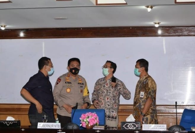 Dari kiri, Gubernur NTB Zulkieflimansyah, Kapolda NTB Irjen Polisi M. Iqbal, Komisioner Komnas HAM Beka Ulung Hapsara, dan Direktur Konstruksi dan Operasi ITDC Ngurah Wirawan, saat rapat koordinasi penuntasan polemik lahan KEK Mandalika, Rabu (30/9). Nur - Image