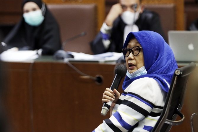 Mantan Pengacara Djoko Tjandra, Anita Kolopaking memberikan keterangan pada sidang lanjutan kasus suap dan gratifikasi pengurusan fatwa Mahkamah Agung (MA) Djoko Tjandra, Pinangki Sirna Malasari di Pengadilan Tipikor, Jakarta Pusat, Rabu (25/11/2020). Sid - Image