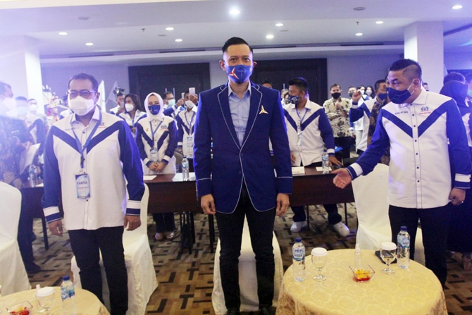 Ketua Umum Partai Demokrat Agus Harimurti Yudhoyono saat pembukaan Kongres Pertama Insan Muda Demokrat Indonesia (IMDI) di Hotel Grand Kemang Jakarta, Sabtu (7/11/2020). Kongres IMDI tersebut mengusung tema Merajut Kebhinekaan Indonesia. Foto: Dery Ridwa - Image