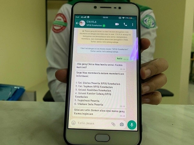 Melalui layanan CHIKA dan PANDAWA, peserta JKN-KIS bisa mendapatkan informasi seputar kepesertaan dan mendapat pelayanan administrasi. - Image