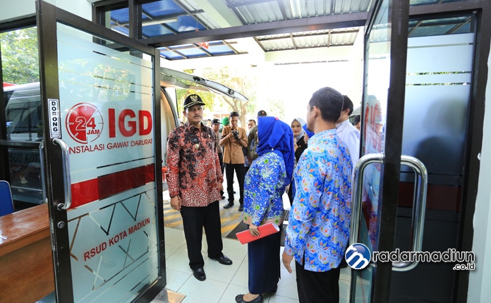Ilustrasi instalasi gawat darurat di sebuah rumah sakit. - Image