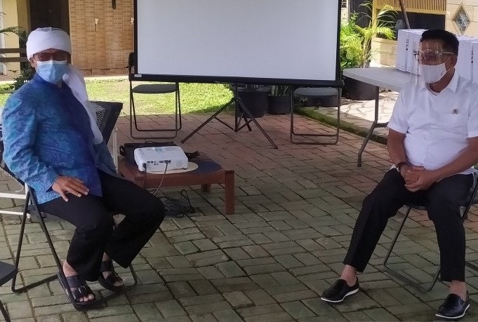 Kepala Staf Presiden Moeldoko bertemu Aa Gym di Eco Pesantren Daarut Tauhid, Kabupaten Bandung Barat, Jawa Barat, Jumat (4/12). Bagus Ahmad Rizaldi/Antara - Image