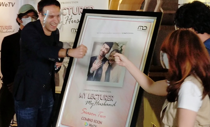 Prilly Latuconsina dan Manoj Punjabi antusias serial My Lecturer My Husband kembali berlanjut di season 2./Abdul Rahman - Image
