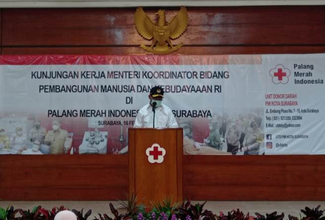Menko PMK Muhadjir Effendy di kantor PMI Surabaya, Jalan Embong Ploso 2–7. Rafika Yahya/JawaPos.com - Image