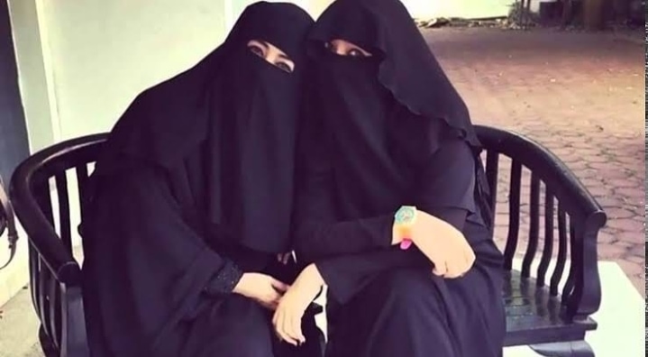 Umi Pipik bersama Soraya Abdullah. - Image
