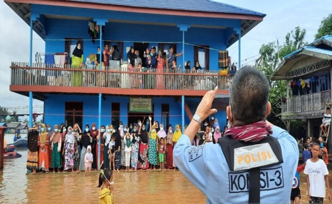 Kondisi warga di Kecamatan Sungai Tabuk, Kabupaten Banjar, Kalimantan Selatan, yang dilanda banjir beberapa waktu lalu. Firman/Antara - Image