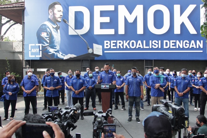 Ketua Umum Partai Demokrat Agus Harimurti Yudhoyono saat melakukan konfrensi pers di DPP Demokrat Jakarta, Rabu (31/3/2021). Kementerian Hukum dan Hak Asasi Manusia (Kemenkumham) secara resmi menolak Partai Demokrat hasil KLB dengan Ketua Umum Moeldoko. P - Image