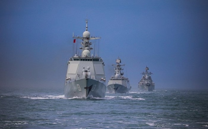 MELAUT: Kapal-kapal pengawal perusak radar Komando Armada Timur Tentara Pembebasan Rakyat China (PLA) Ningbo dan Taiyun bersiaga di Laut Tiongkok Timur untuk melakukan latihan tempur pada akhir Januari 2021. (ANTARA/HO-China Military/mii) - Image