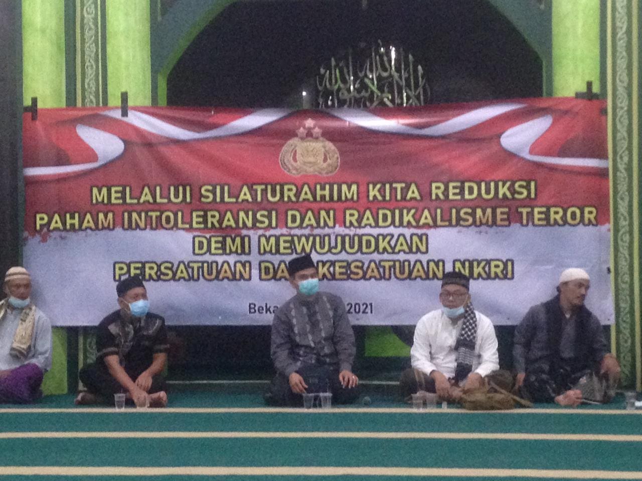Kegiatan silaturahmi yang digelar Baintelkam Polri di, Masjid Jamie Al-Husna, Kampung Kelapa Dua, Kelurahan Padurenan, Kecamatan Mustikajaya, Kota Bekasi, Rabu (10/3/2021) malam. - Image
