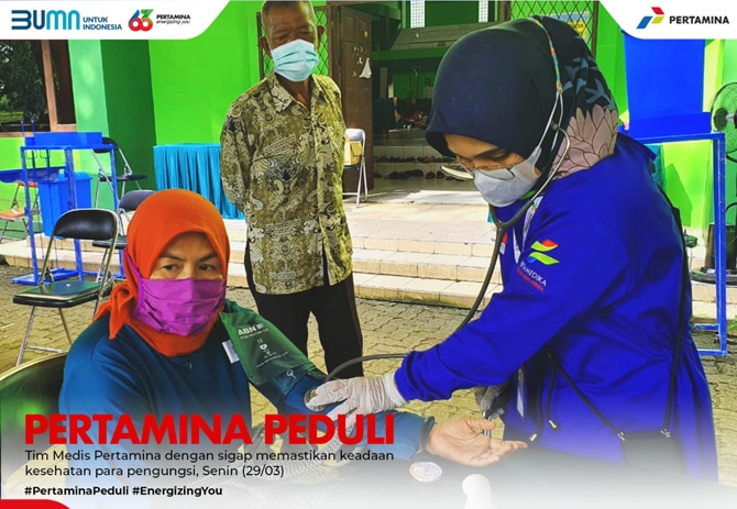 Tim Medis Pertamina memastikan keadaan kesehatan para pengungsi sebagai dampak kebakaran - Image