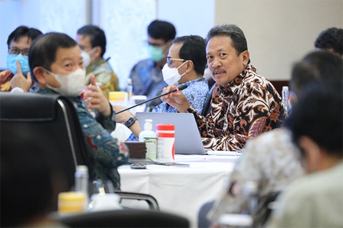 Menteri Kelautan dan Perikanan Sakti Wahyu Trenggono saat menghadiri Rakot Tingkat Menteri membahas Sasaran Pembangunan Nasional di Kantor Bappenas Jakarta, Kamis (10/6). - Image