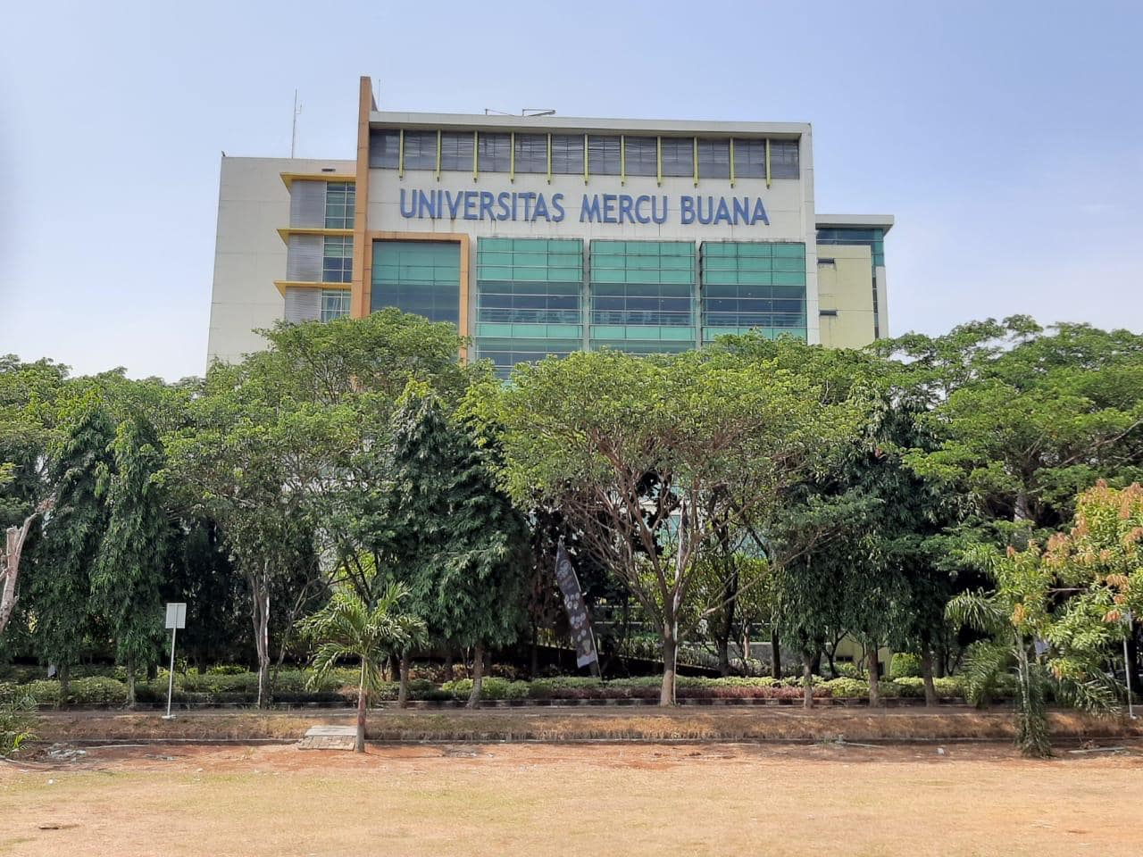 universitas mercubuana istimewa - Image