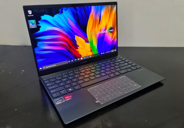 Asus ZenBook UM325S. (Dhimas Ginanjar/Jawa Pos) - Image