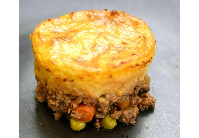 ADA PROTEIN DAN KARBOHIDRAT: Sesuai dengan namanya, resep asli dari sajian ini menggunakan daging domba. Namun, daging domba bisa diganti daging merah lain. (Alfian Rizal/Jawa Pos) - Image