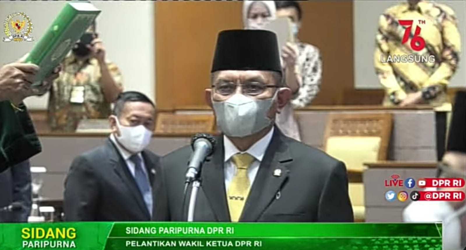 Lodewijk Freidrich Paulus dilantik menjadi Wakil Ketua DPR (foto: tangkapan layar YouTube DPR RI) - Image