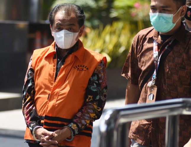 Tersangka Bupati Banjarnegara nonaktif Budhi Sarwono. Indrianto Eko Suwarso/Antara - Image