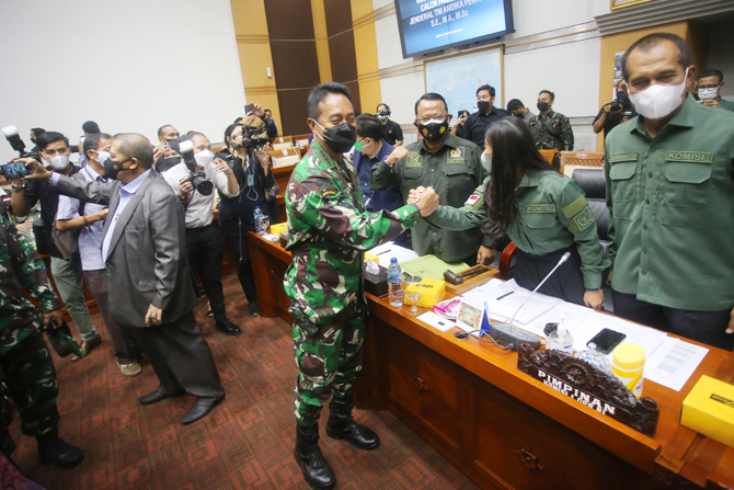 KSAD Jenderal Andika Perkasa saat menjalani uji kelayakan dan kepatutan (fit and proper test) dengan komisi I DPR RI di Komplek Parlemen, Senayan, Jakarta, Sabtu (6/11/2021). Presiden Joko Widodo mengusulkan calon tunggal KSAD Andika Perkasa sebagai calo - Image