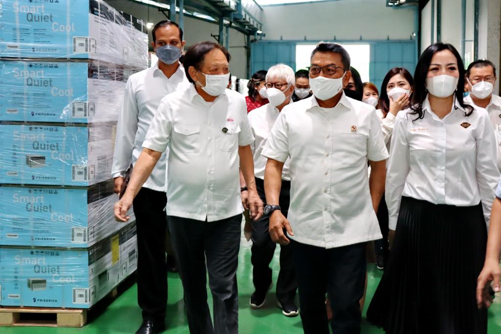 KSP Moeldoko berkunjung ke pabrik milik PT Arisamandiri Pratama di Karangawen Demak, Jawa Tengah, Rabu (17/11). (ISTIMEWA) - Image