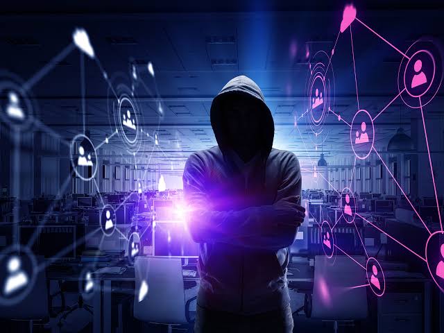 Foto: Ilustrasi: Hacker mengintai data publik. (NotebookCheck). - Image