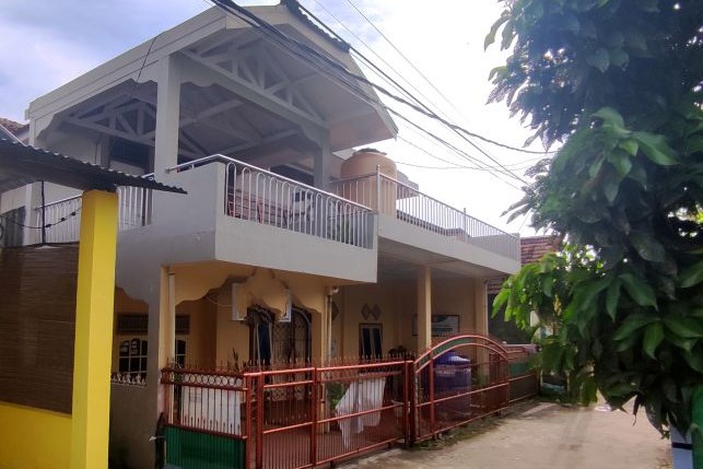 Salah satu rumah terduga teroris jaringan Jamaah Islamiah (JI) yang ditangkap Densus 88 di Jalan Soekamto, Lorong Masjid RT 037/008, Kecamatan Ilir Timur III, Palembang, Sumatera Selatan. M. Riezko Bima Elko Prasetyo/Antara - Image