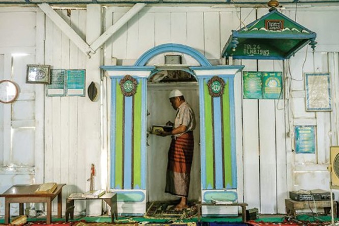 Langgar Dukur di Peneleh Surabaya yang menjadi salah satu cagar budaya. Dok. JawaPos - Image