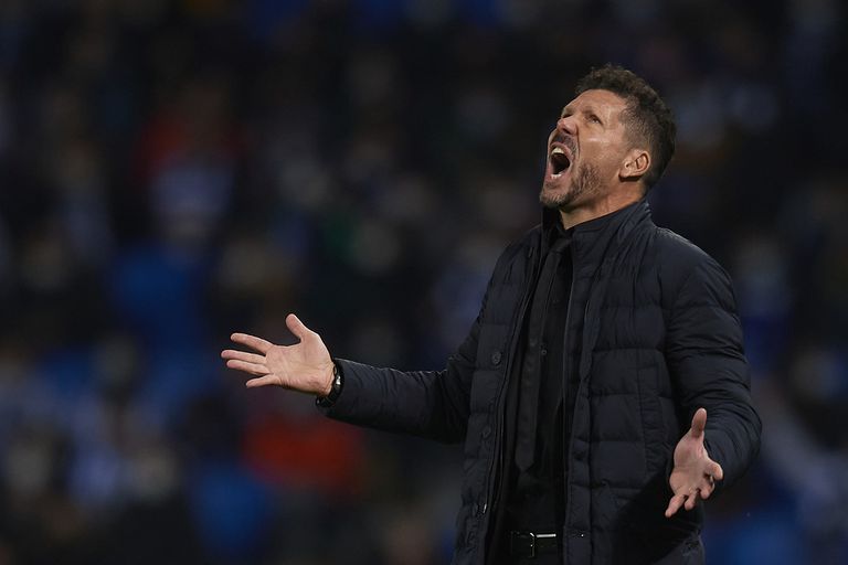pelatih Atletico Diego Simeone marah dengan performa anak asuhnya saat melawan Real Sociedad. - Image