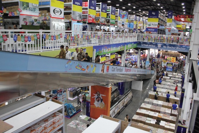 Kemudahan belanja untuk pelanggan Mitra10 dengan kenyamanan dalam memenuhi kebutuhan bahan bangunan dan perlengkapan rumah dengan konsep One Stop Shopping For Home. Istimewa - Image