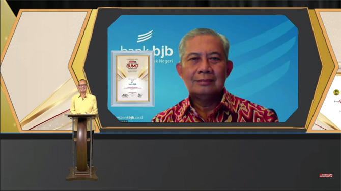 Warta Ekonomi menganugerahkan Penghargaan Indonesia Best BUMD Awards 2022 yang diterima oleh Senior Executive Vice President (SEVP) Bisnis bank bjb Beny Riswandi bank bjb, Kamis 24 Februari 2022 melalui secara virtual. - Image