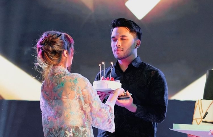 Thariq Halilintar- Fuji resmi jadian. Itu terjadi di momen ulang tahun adik Atta Halilintar ke-23./Instagram Thariq - Image