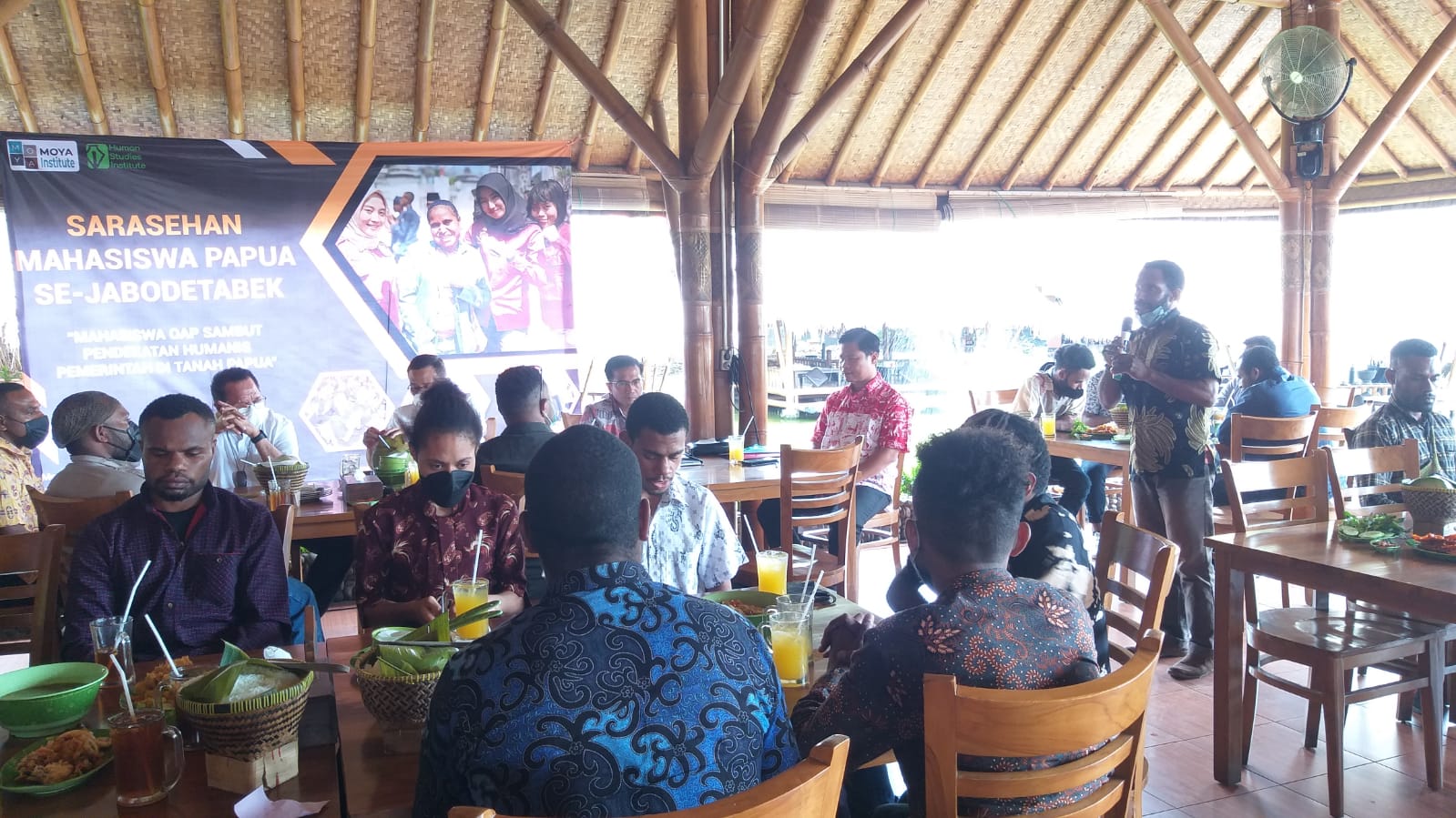 Sarasehan Mahasiswa Papua Se-Jabodetabek di RM Gubug Udang Cibubur, Jakarta Timur, Rabu (23/2). (Istimewa) - Image