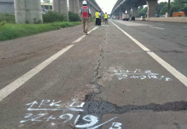 Ilustrasi tanda atau titik jalan tol Jakarta–Cikampek yang perlu perbaikan. Jasa Marga/Antara - Image