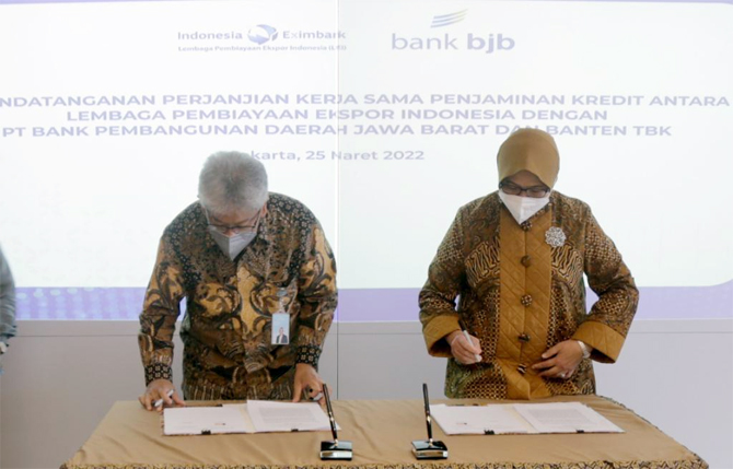 Penandatangan Kerja Sama Penjaminan Kredit antara PT Bank Pembangunan Daerah Jawa Barat Banten Tbk (bank bjb) dengan Lembaga Pembiayaan Ekspor Indonesia (LPEI), Jumat 25 Maret 2022. - Image
