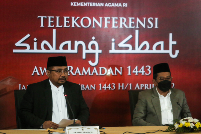 Menteri Agama Yaqut Cholil Qoumas (kiri) bersama Wakil Menteri Agama Zainut Tauhid Sa - Image
