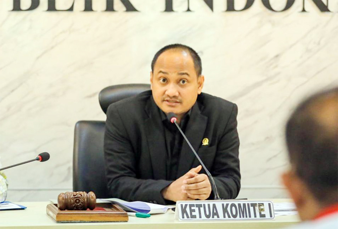 Ketua Komite I DPD RI Fachrul Razi memimpin Rapat Kerja dengan Kementerian Komunikasi dan Informatika Republik Indonesia (Kominfo RI) dan Badan Siber dan Sandi Negara (BSSN – RI) di Gedung DPD RI, Komplek Senayan, Selasa (5/4/22) - Image