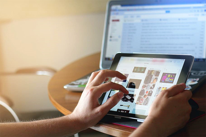 Ilustrasi membuka toko online di tablet. (Istimewa) - Image