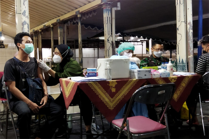 Program Vaksinasi yang digelar BIN di Jogjakarta - Image