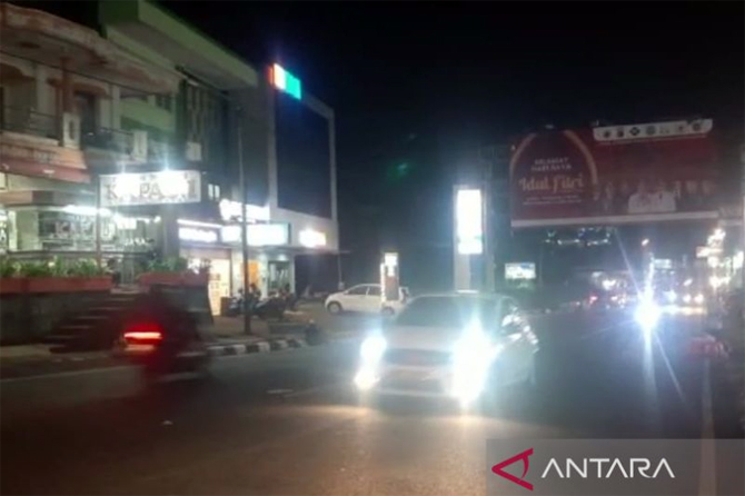 Kondisi jalan jalur Puncak-Cianjur ramai lancar. (Antara) - Image