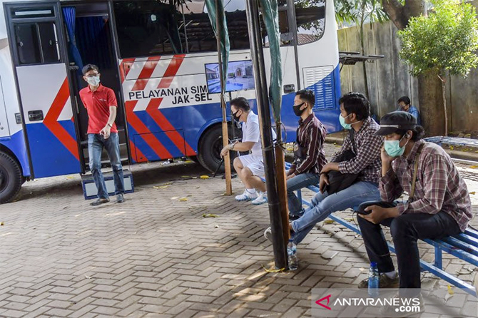 Ilustrasi pelayanan SIM Keliling Polda Metro Jaya - Image
