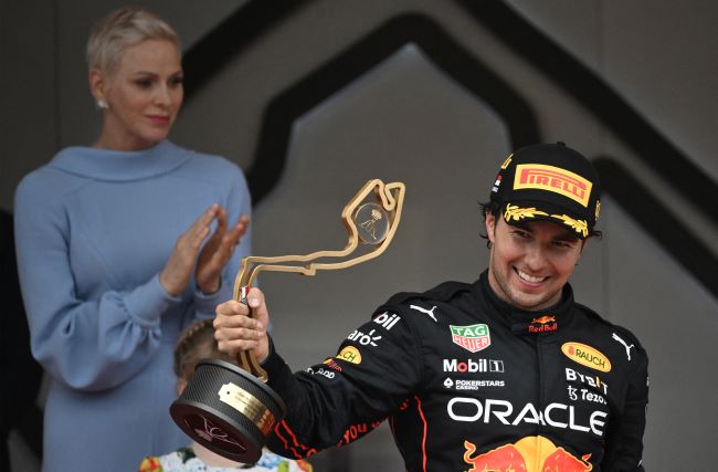 Pembalap Red Bull Racing Sergio Perez menjuarai GP Monaco musim ini. Dia berpeluang menggusur posisi Max Verstappen apabila menang di Miami. - Image