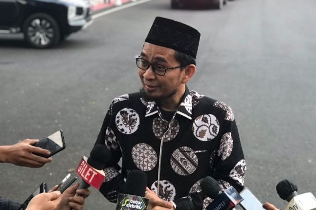 Ustad Adi Hidayat usai menemui Gubernur Jawa Barat Ridwan Kamil di Gedung Negara Pakuan, Kota Bandung, Sabtu (4/6). Bagus Ahmad Rizaldi/Antara - Image