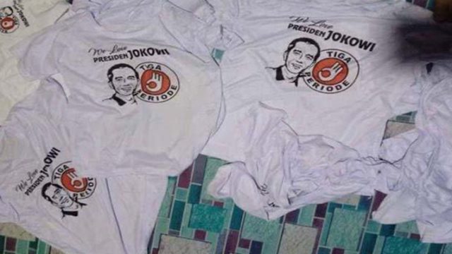 Kaos bertuliskan we love jokowi tiga periode muncul di Ende NTT (ist) - Image