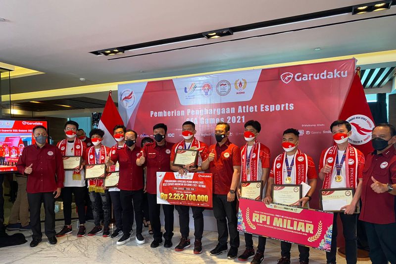 Pengurus Besar Esports Indonesia (PBESI) menyampaikan apresiasi dan penghargaan kepada 30 atlet esport Indonesia peraih medali SEA Games Vietnam di Jakarta, Kamis (2/6/2022). (ANTARA/HO-PBESI) - Image