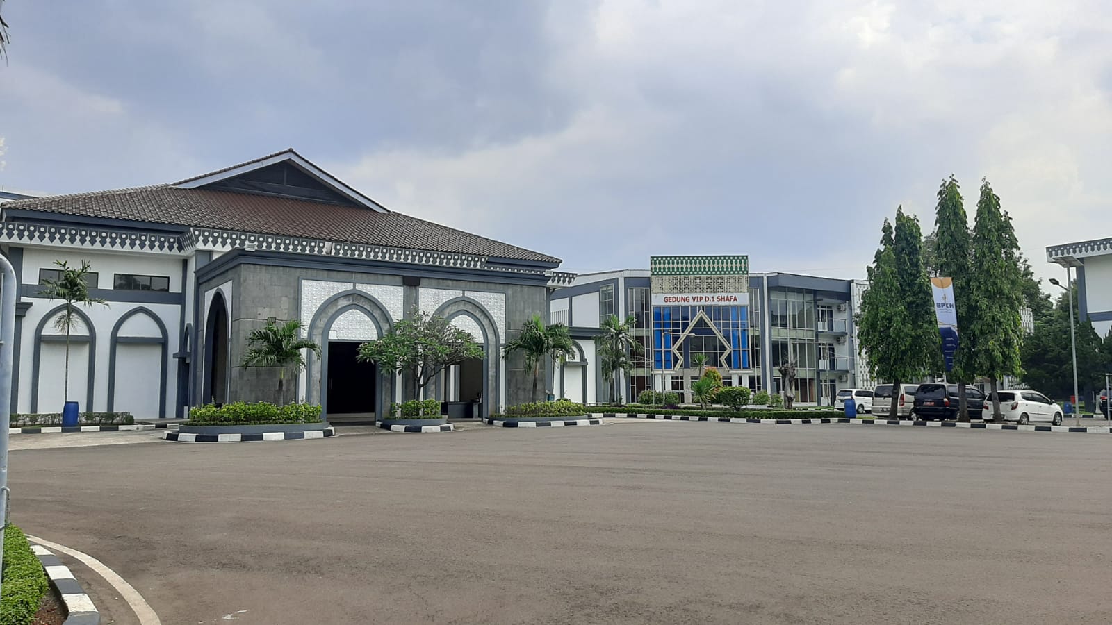 Asrama Haji Pondok Gede siap menerima calon jamaah haji besok. (Sabik Aji Taufan/ JawaPos.com) - Image
