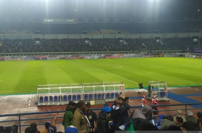 ILUSTRASI: Suporter memadati Stadion GBLA, Kota Bandung. Bagus Ahmad Rizaldi/Antara - Image