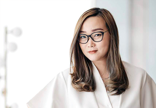 SANG INISIATOR: Rosiana Alim menginsiasi pembuatan komunitas dua garis. Wadah itu menjadi tempat berbagi perempuan yang mendambahkan buah hati. (Rosiana Alim untuk Jawa Pos) - Image