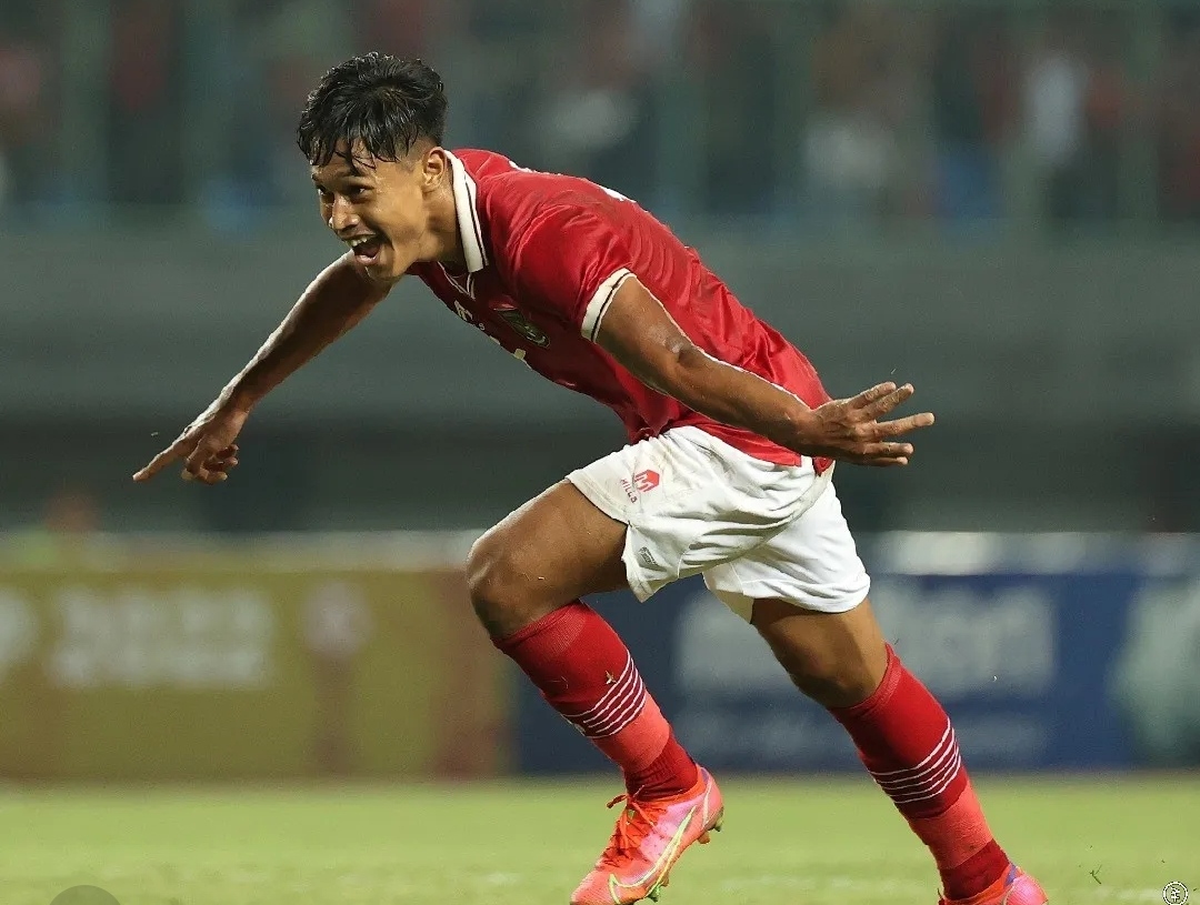 Pemain Timnas U-19 Alfriyanto Nico mencetak gol ke gawang Filipina pada menit ke-70. (PSSI/IG) - Image